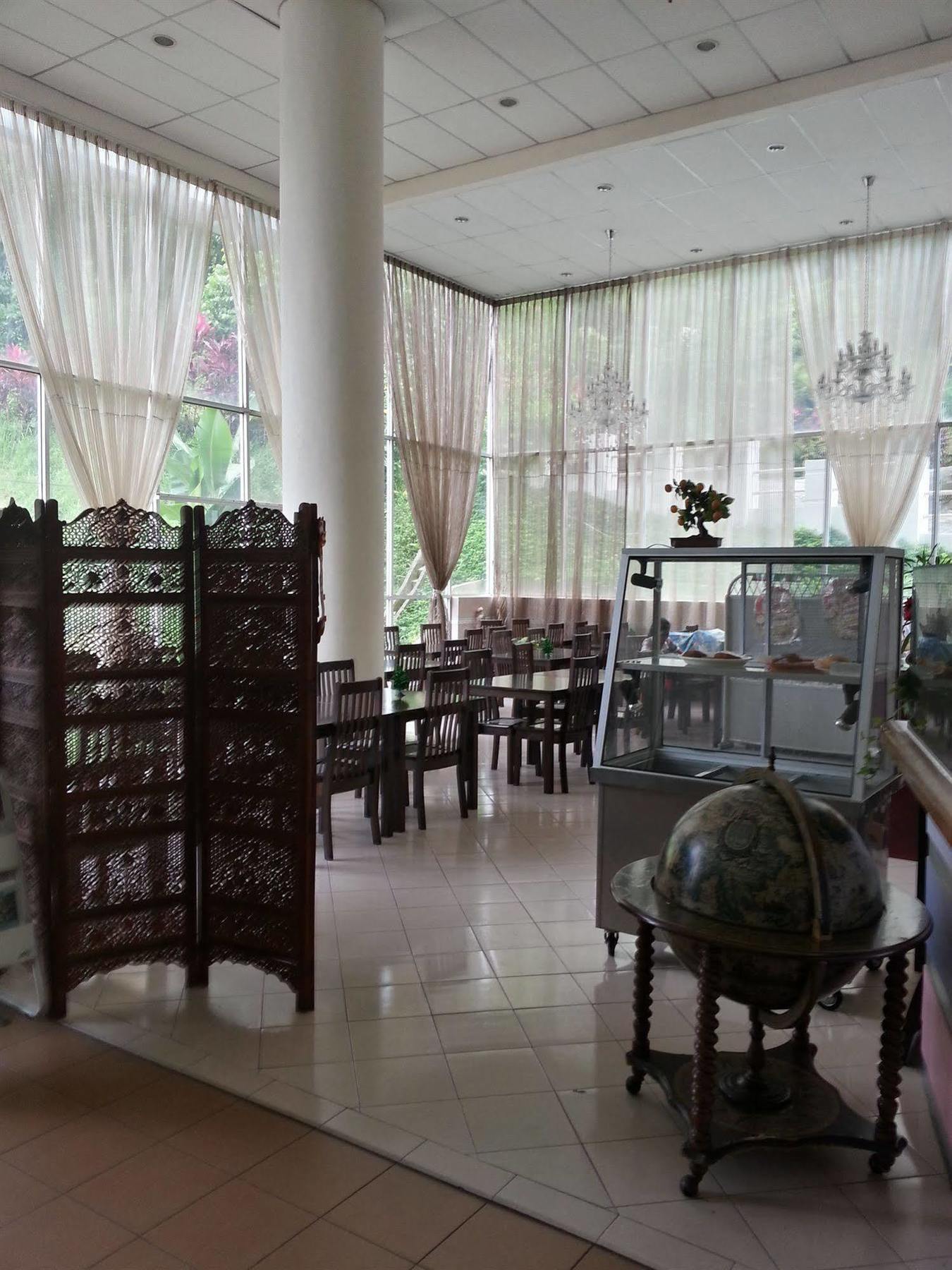 Century Hotel Kota Kinabalu Exterior foto